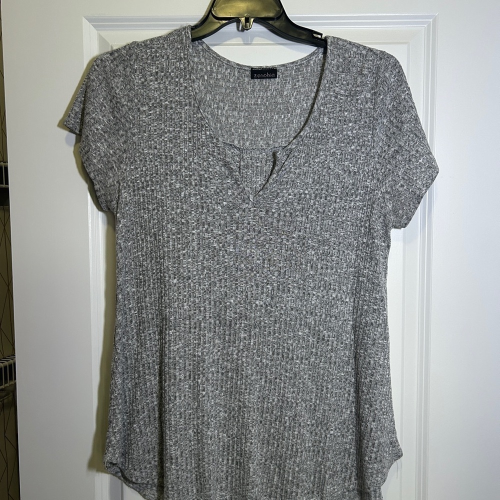 Zenobia Gray Ribbed Short Sleeve Tee